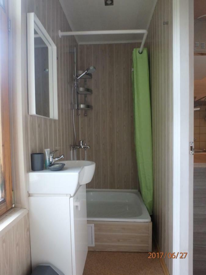 Melluzi Cottage Jūrkalne Kültér fotó